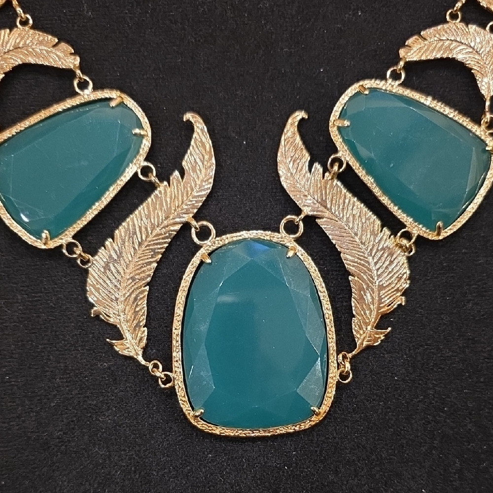 Kendra Scott "Iggy" Necklace Emerald Calcedony And  14k Gold Plate😍 - Picture 2 of 4